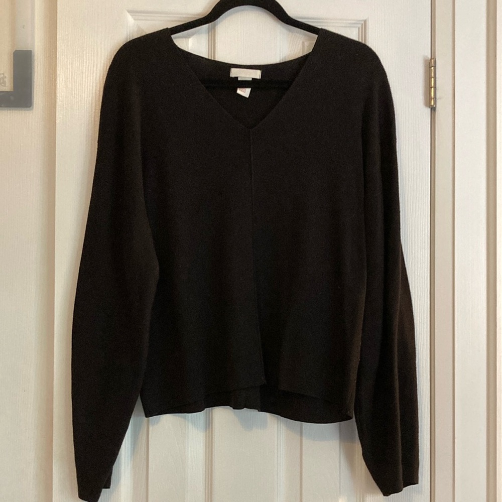 🎉2/$20🎉H&M Black V-Neck Sweater with Relaxed Fit